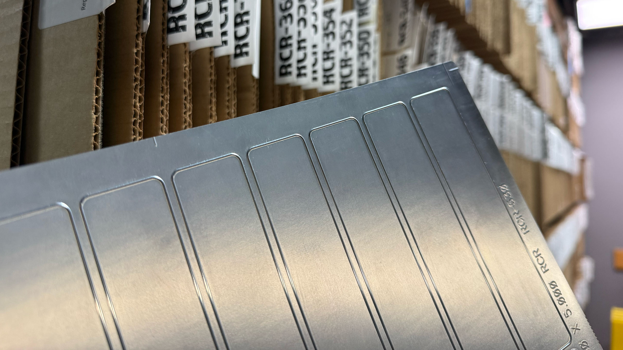 Precision cutting die tools for label manufacturing
